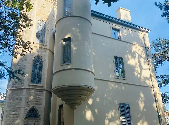 Chateau Grandclement Lyon Villeurbanne Niveau Rdc - Tresor Cache En Ville Avec Vue Piscine Et Parc