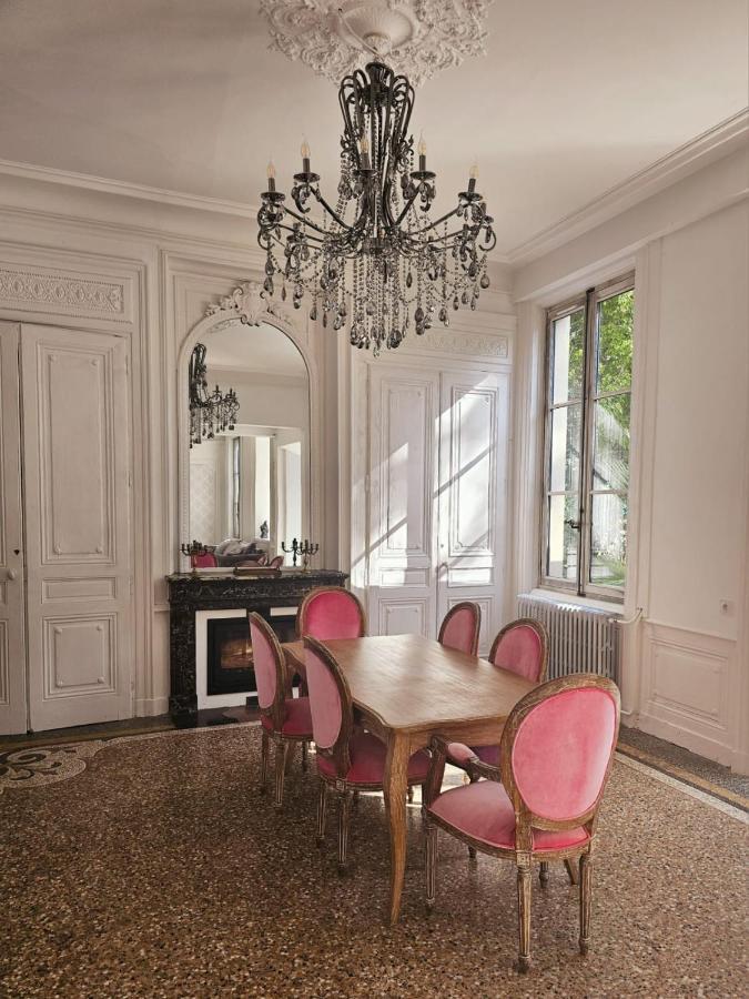 Apartment Chateau Grandclement Lyon Villeurbanne Niveau Rdc - Tresor Cache En Ville Avec Vue Piscine Et Parc *